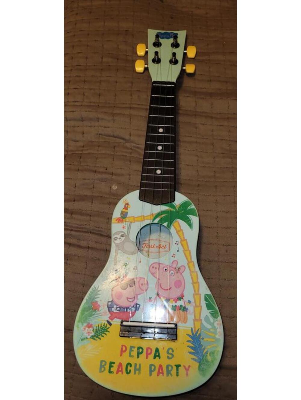 First Act Peppa Pig “Peppa’s Beach Party” Kids Ukulele – Beginner Toy Instrument